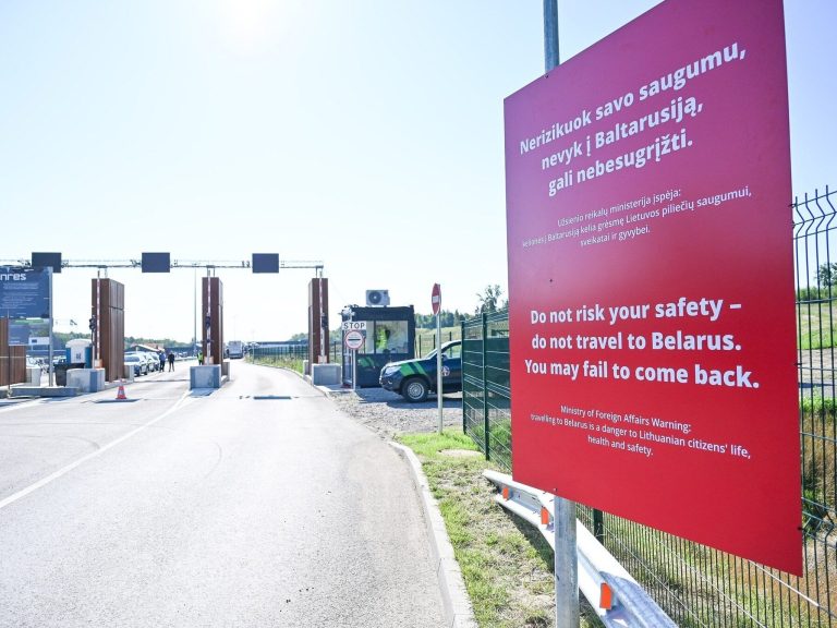 A disturbing message on the Lithuanian border.  “Do not travel to Belarus.  You may not come back”