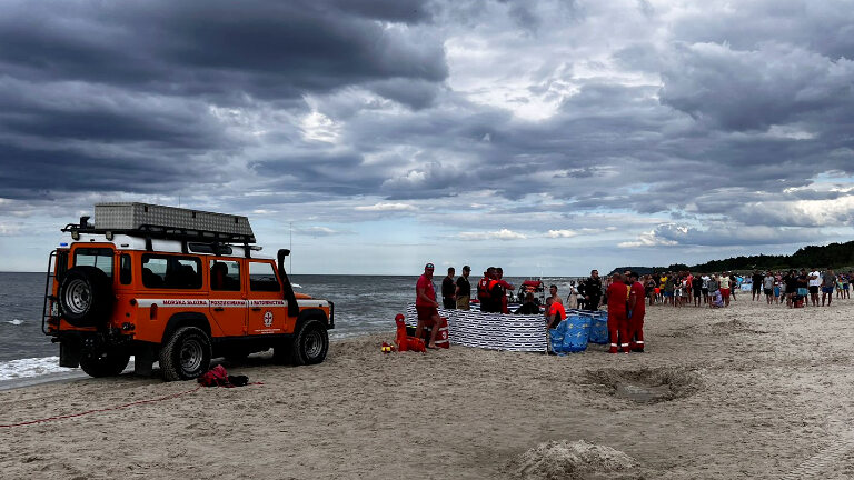 A tragedy on an unguarded beach on the Baltic Sea.  The tourist is dead