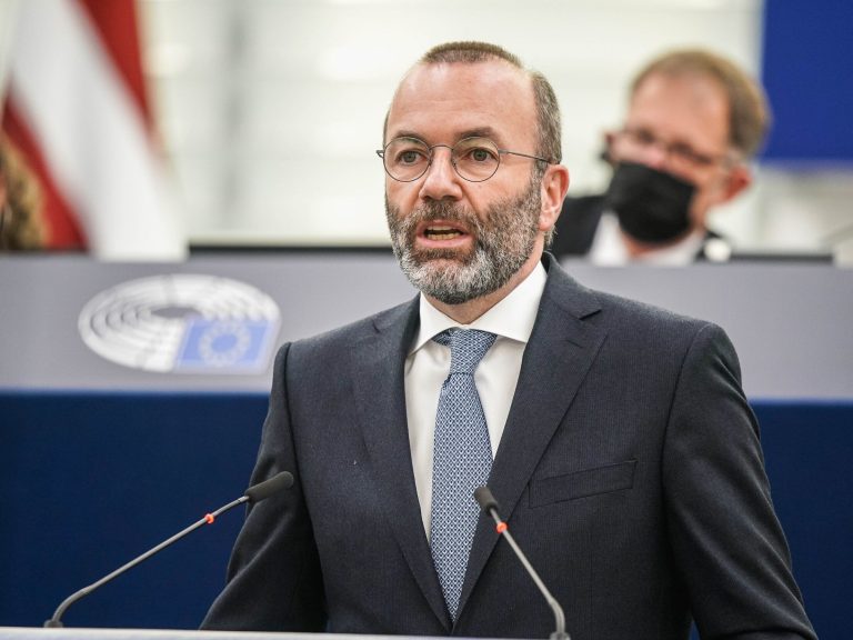 Manfred Weber replied to the Polish Prime Minister.  It’s a call to debate