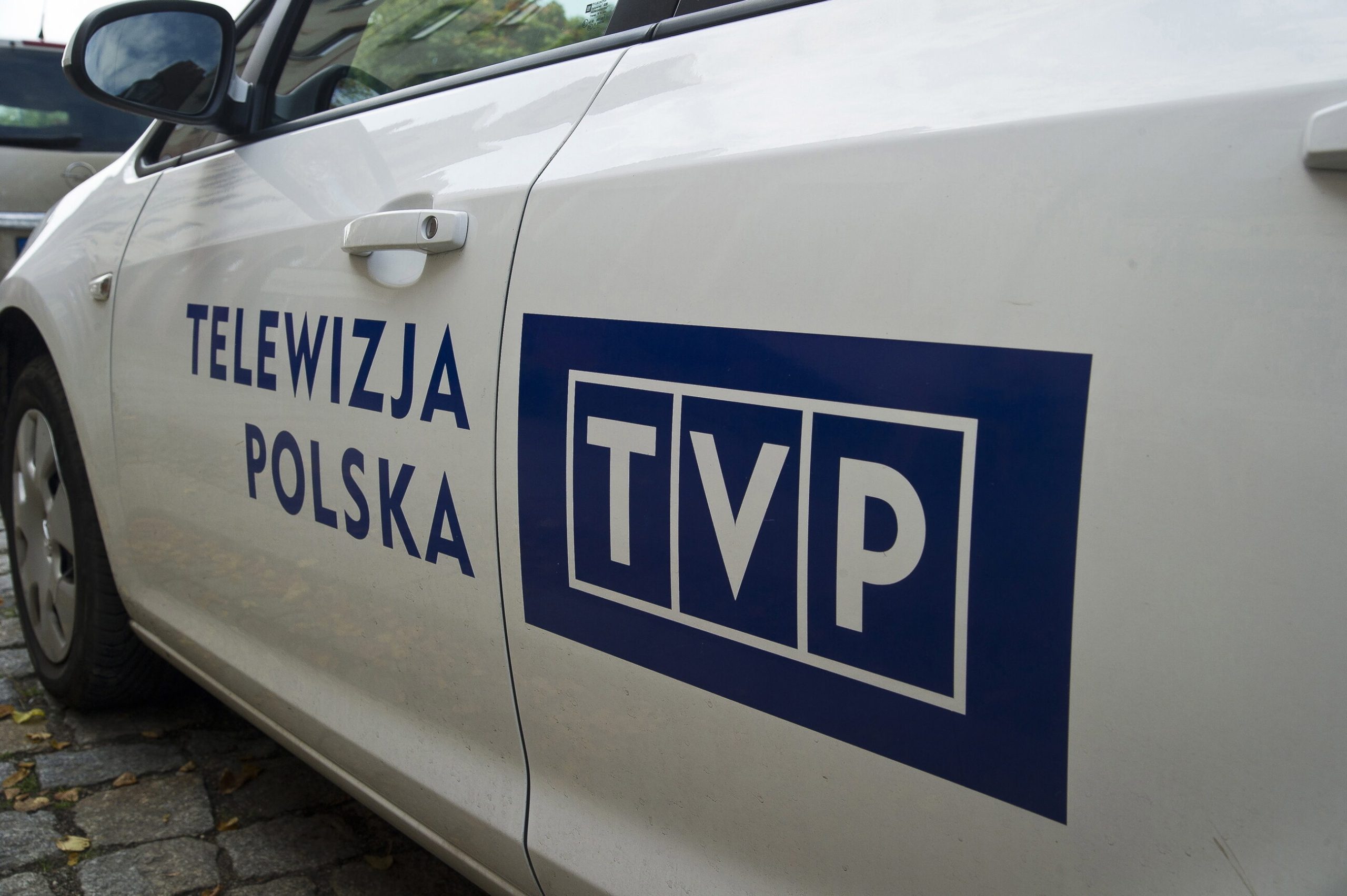TVP journalist spat at PO rally.  The event was recorded by the camera - Wprost