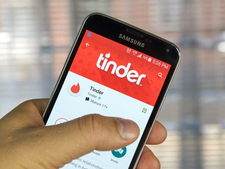 Tinder subscription for PLN 2,000 per month.  Vault only for the desperate?