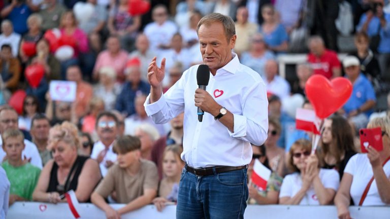 Donald Tusk published a new recording.  “Everyone march!”