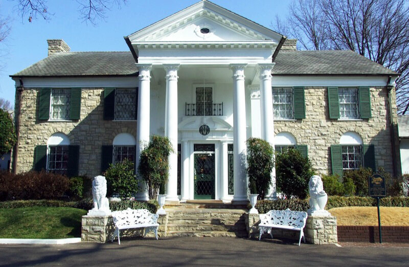 Everyone will be able to see Elvis Presley's house.  Graceland invites you for a virtual tour