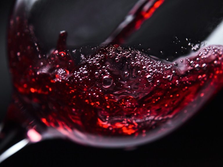 Is non-alcoholic wine healthy?  The answer may surprise you