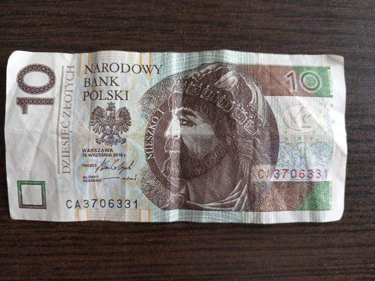 Look in your wallet.  A modern PLN 10 banknote can be worth up to PLN 3,250