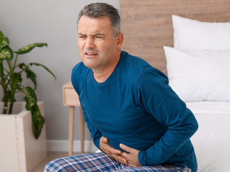 Pain in the lower abdomen – the most common causes, accompanying symptoms and ways to get rid of it