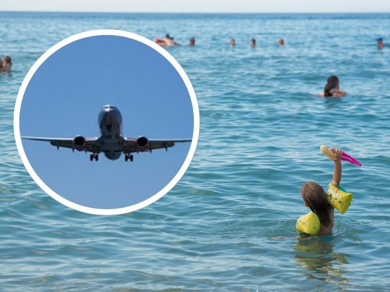 A Pole recorded the plane landing in Greece.  It was flying right above his head