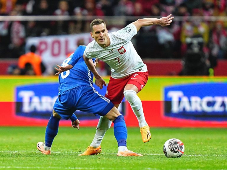 A strong pin towards Arkadiusz Milik.  The national team striker failed again