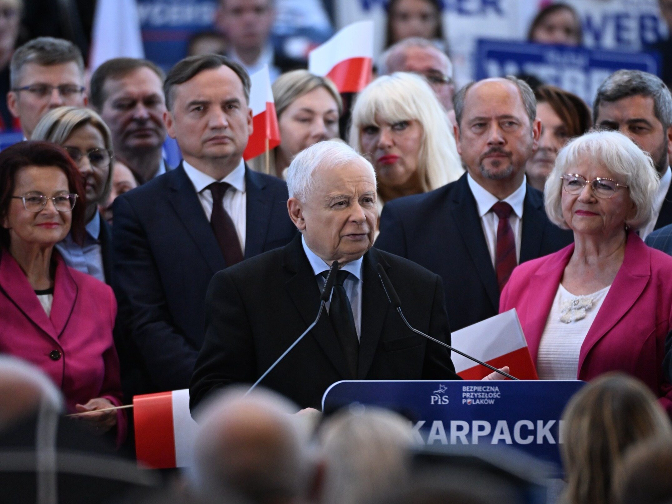 Jarosław Kaczyński on Tusk's biggest scandal.  “He must take everything we have given away.”