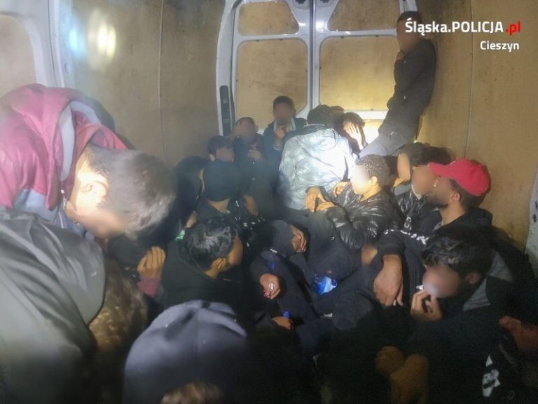 Several dozen migrants were detained in Wisła.  They were crammed into the bus