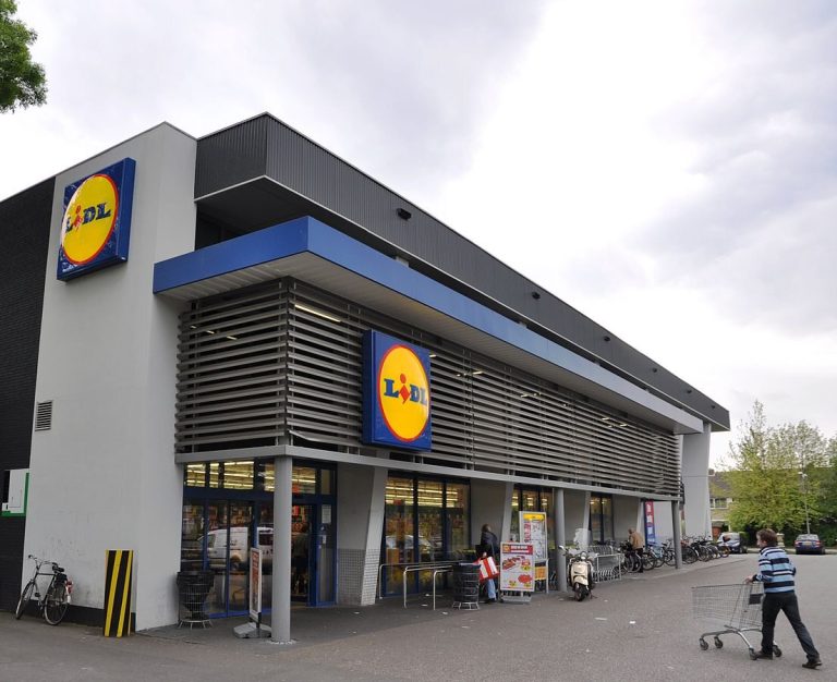 Lidl and Aldi turn stores into apartment blocks.  A new idea to fill the hole in the real estate market