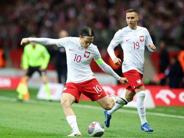 Shocking!  The starting lineup for the Poland-Czech Republic match without a key player