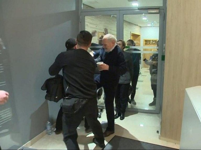A fight at the PAP headquarters.  Macierewicz wanted to see the documents