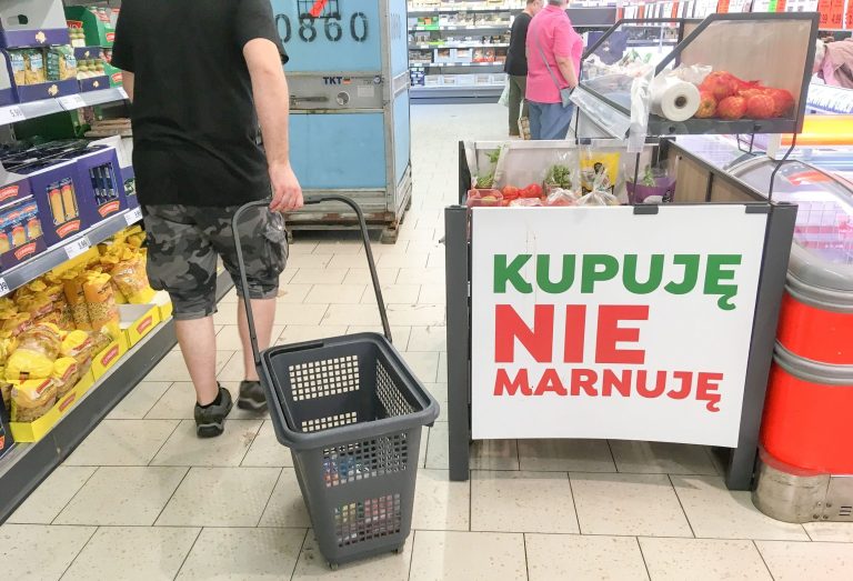 In Lidl, even half the price.  The chain introduces the “I buy, I don’t waste” program