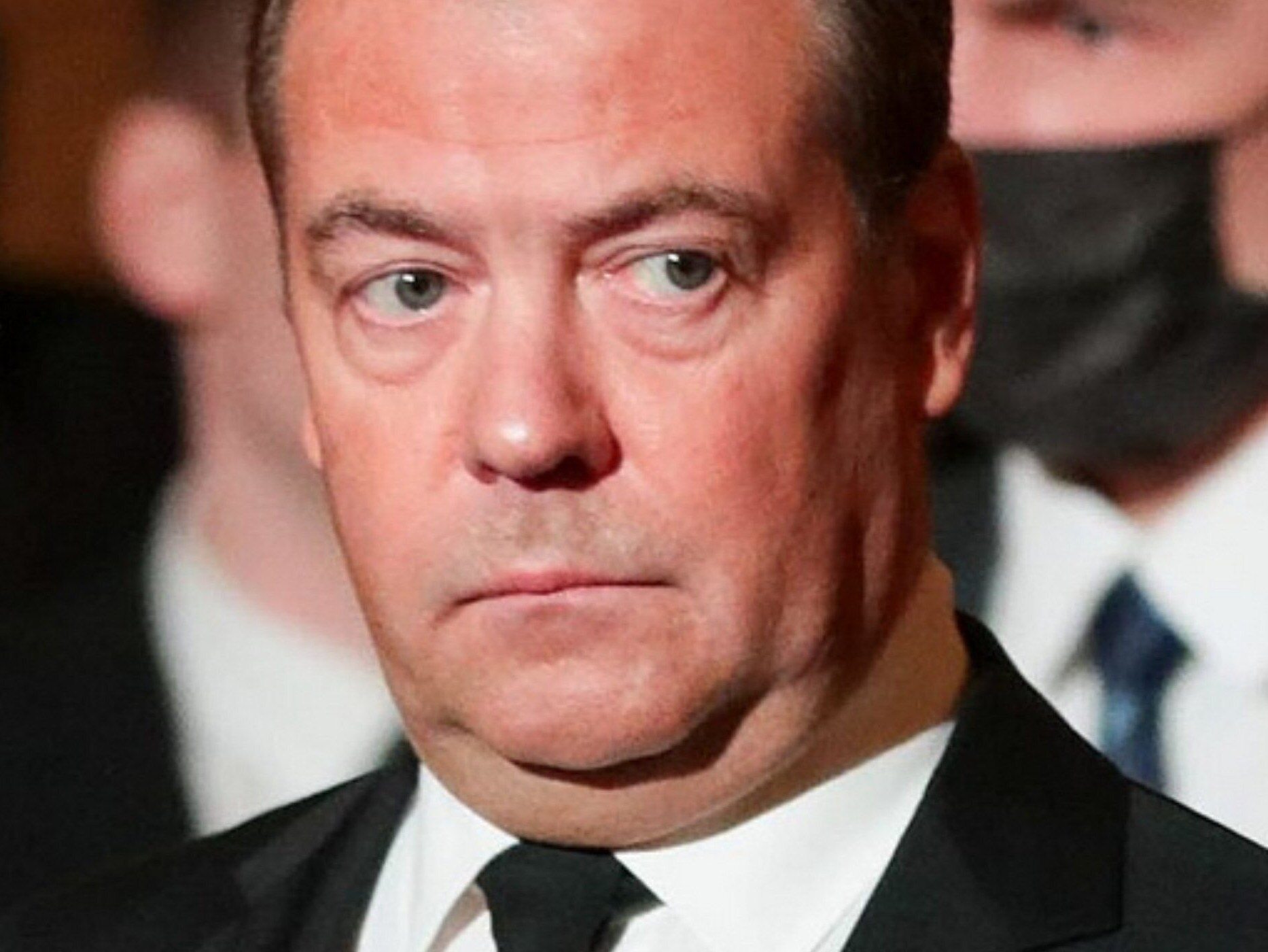 Medvedev threatens to use nuclear weapons.  Missile launches pose 'risk of violating Article 19'