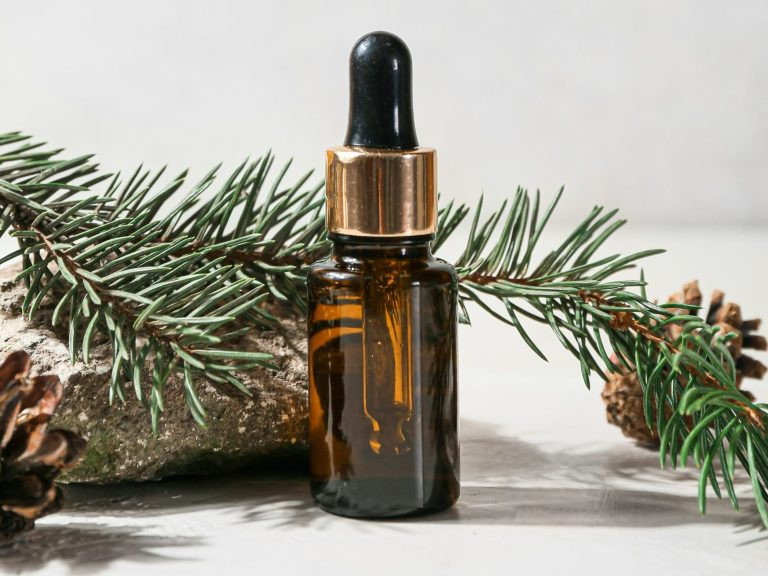 Oil for colds, muscle pain or nervous tension.  Learn about the properties and uses of picht oil
