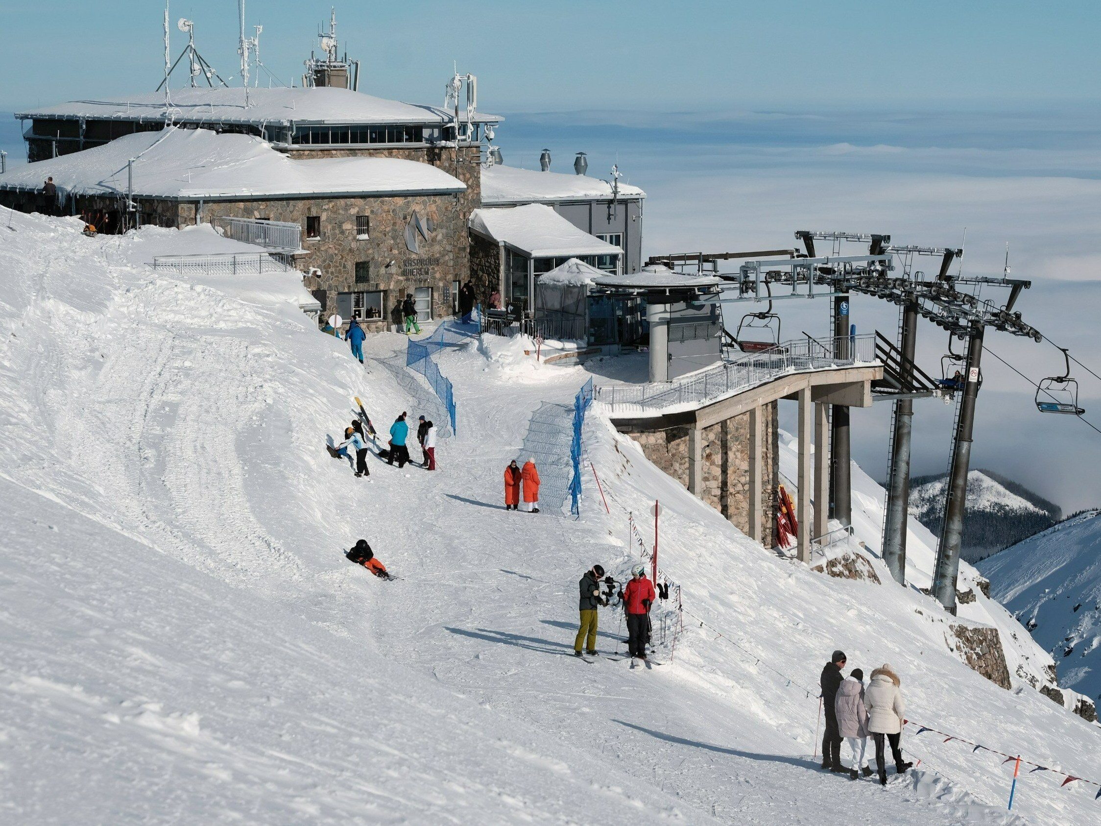 The famous attraction of the Tatra Mountains is closed.  The reason is difficult conditions