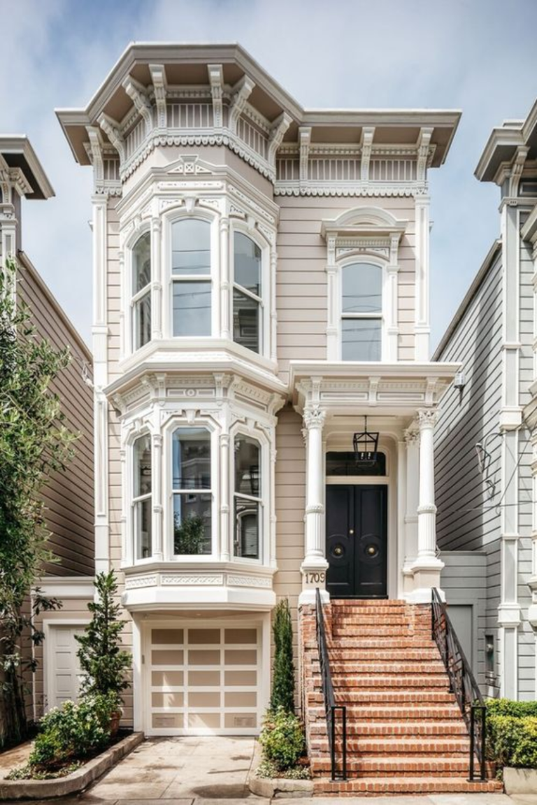 The house from the TV series “Full House” has been sold.  See its interior!