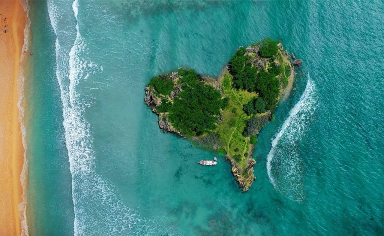 Heart-shaped wonders of nature!  It’s hard to believe that they really exist