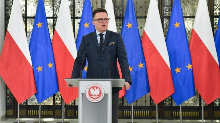 Hołownia announces consequences against several PiS MPs.  This is about an “assault” on the Sejm