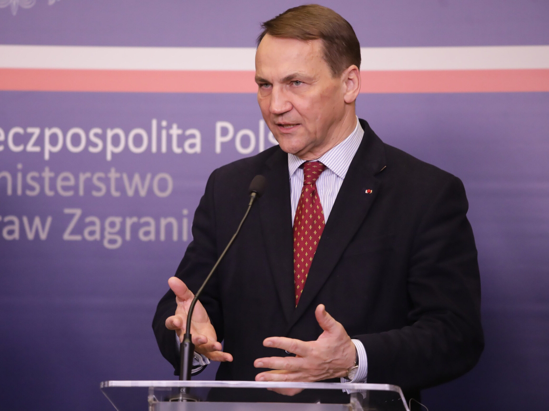 Putin mentioned Poland.  Sikorski's decisive reaction