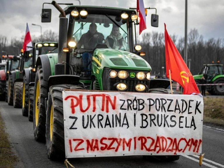 Scandalous banner at the farmers’ protest.  Kierwiński’s decisive reaction