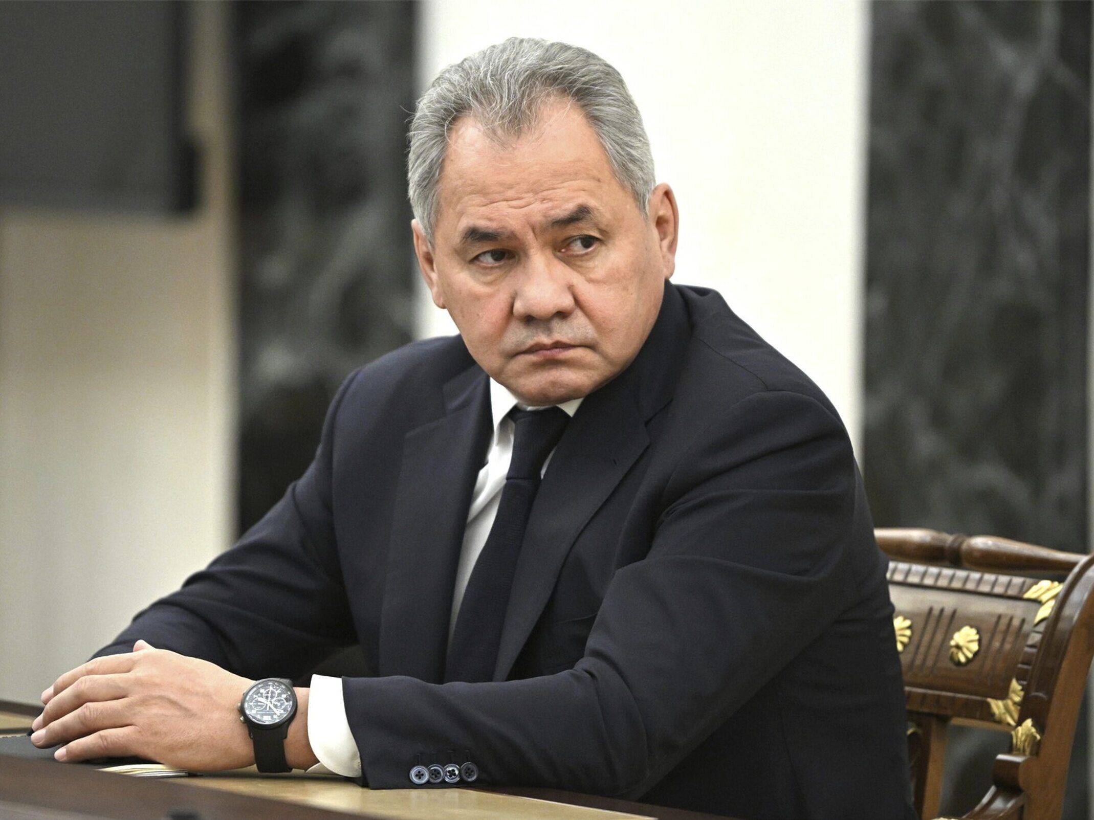 Shoigu scolded the management of the arms plant.  "Stop fooling around"