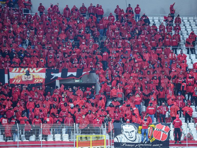 Widzew’s fans did a great job.  God, honor and homeland covered by the CSKA Moscow flag