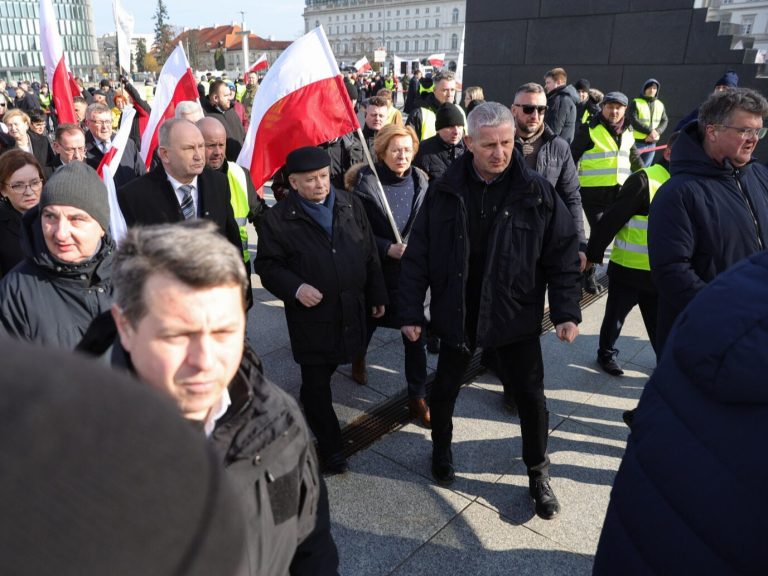 Fights with Kaczyński and Suski.  An incident during the Smolensk monthly anniversary