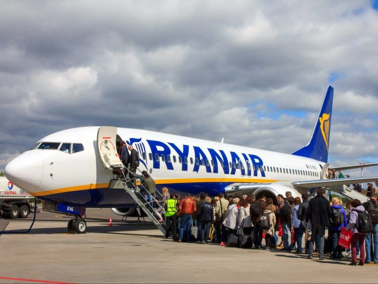 Ryanair presents new routes.  6 hot destinations from Poland