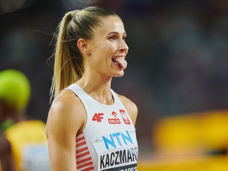 The space record of rival Natalia Kaczmarek.  This is a clear signal for the Polish woman