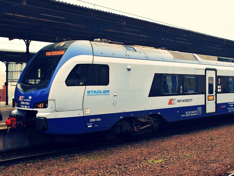 Hydrogen locomotives tested in other countries.  When will they hit Polish tracks?