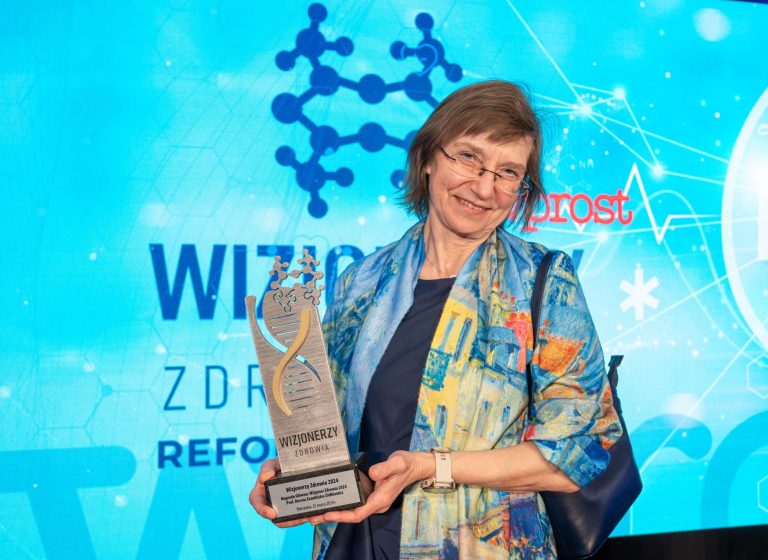 Prof.  Zozulińska-Ziółkiewicz with the main prize Health Visionary 2024: A person with diabetes gets a second life today