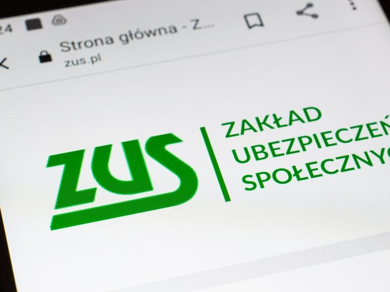 Applications for a new benefit are submitted to ZUS.  PLN 18.5 million has already been paid