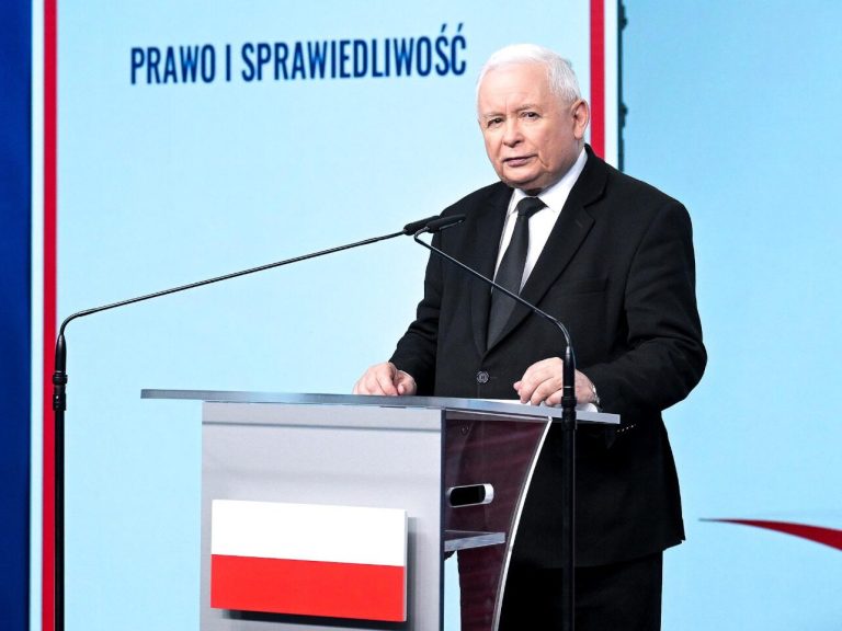 Jarosław Kaczyński reacts to the volte-face of PiS politicians.  The changes have been officially confirmed