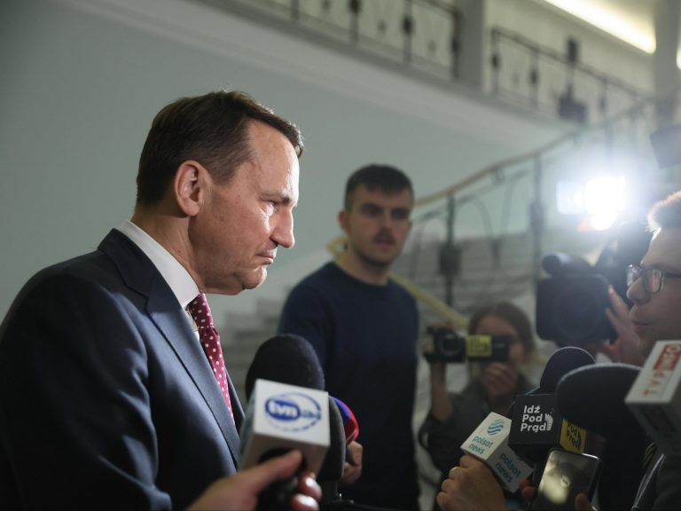  Radosław Sikorski calmed the Germans down.  He explained why Putin would not use nuclear weapons

