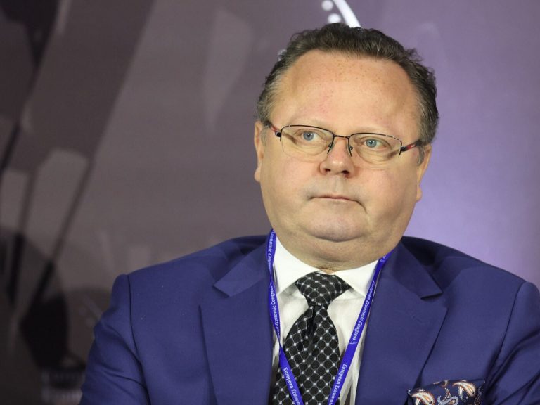 Sikorski, EU Defense Commissioner?  Szejna: I hope the president will be wise