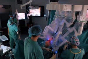 Surgical robots are conquering Poland.  We know the latest data on the number of operations