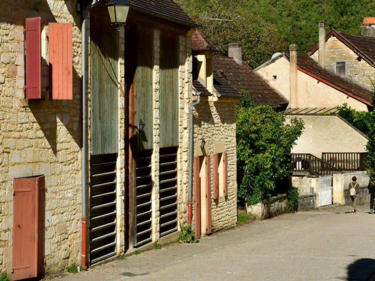 The city authorities in France are selling a house for 1 euro.  There is one condition to meet